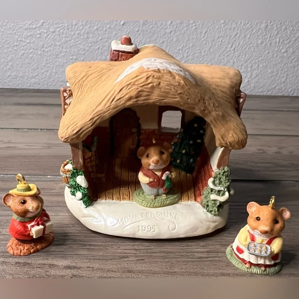 Hallmark 1995 A Moustershire Christmas 4‎ piece Mini Ornament special edition